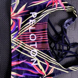 EUC Peloton Origami Onzie bra